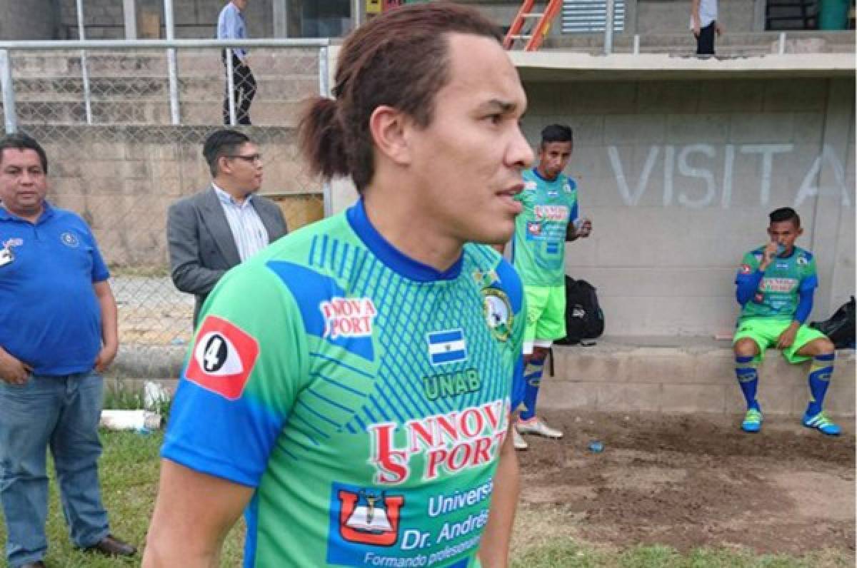 'Rambo' de León se divierte en El Salvador marcando golazo