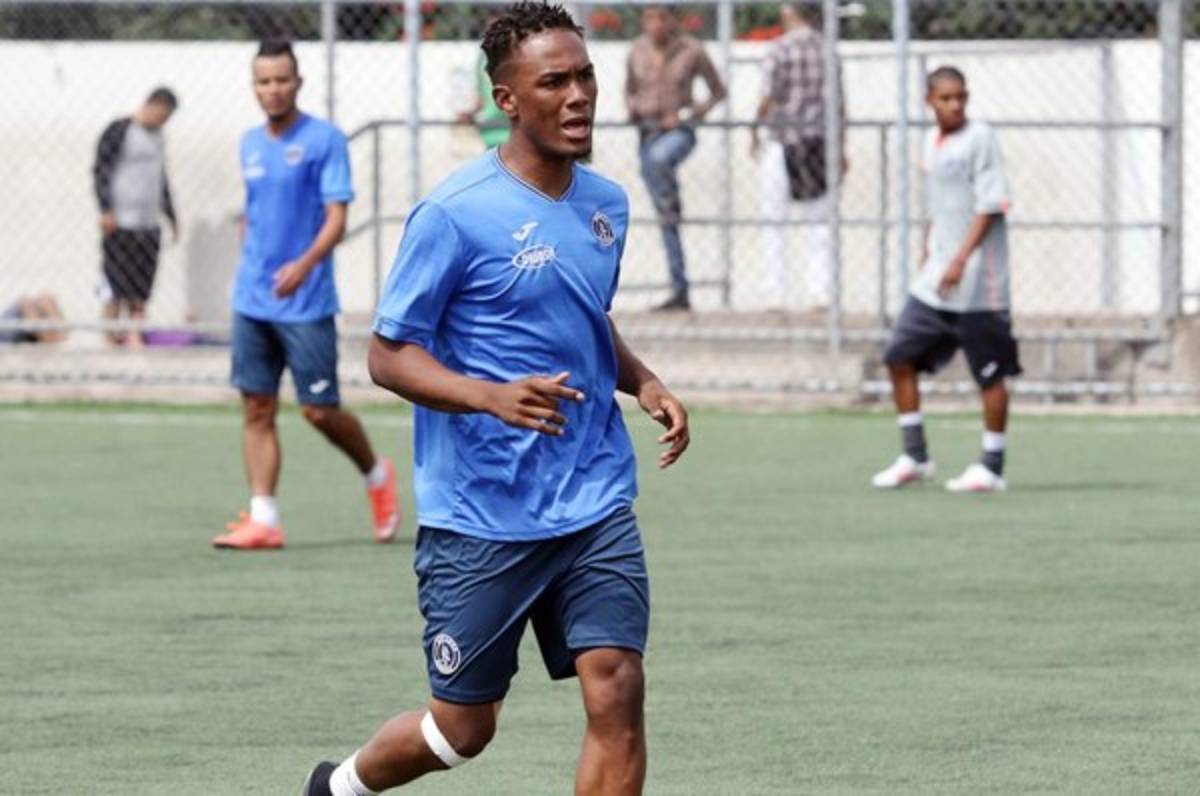 Motagua envía a reservas a Deybi Flores, pero no saben nada de él