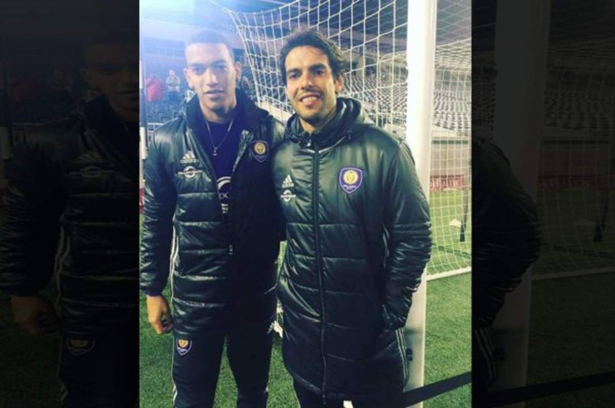 Devron García: 'Kaká me corrige mucho y me dice que no baje los brazos'
