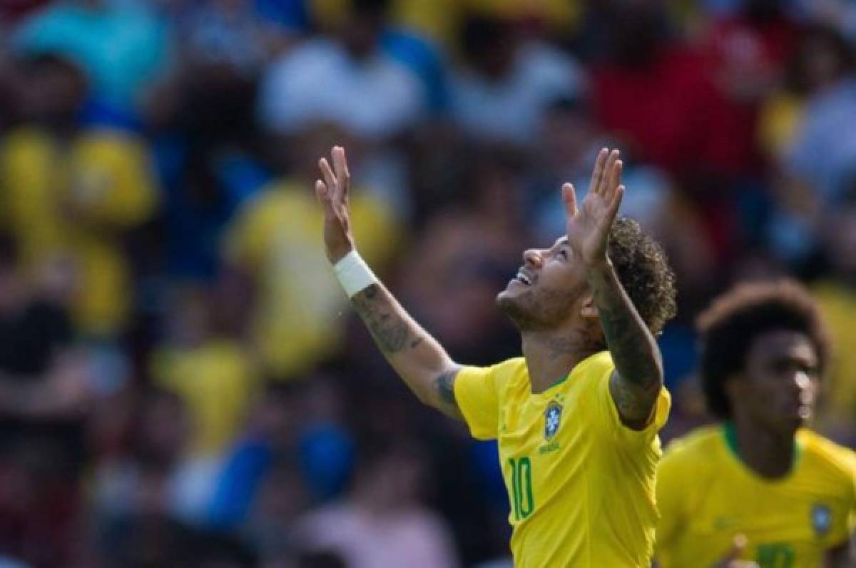 Neymar muestra en redes sociales el estado de su pie lesionado tras el regreso