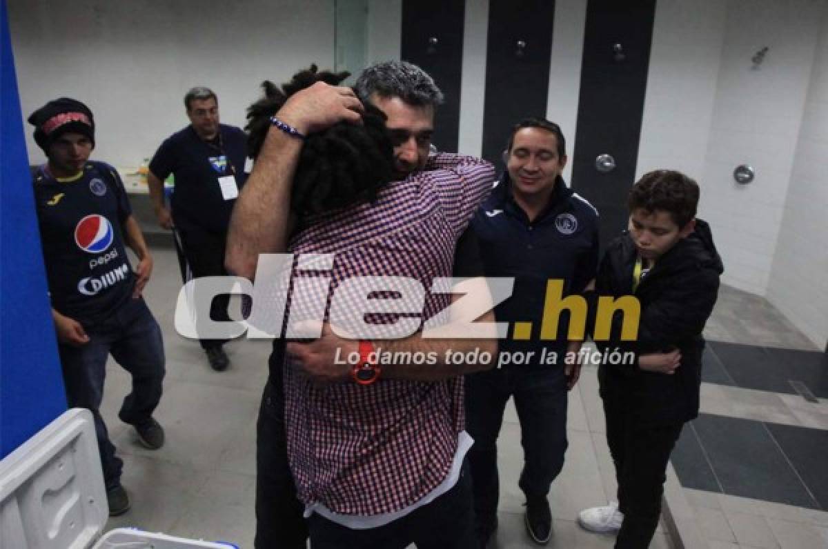 El inesperado abrazo de Diego Vázquez y Henry Figueroa tras ganar la final