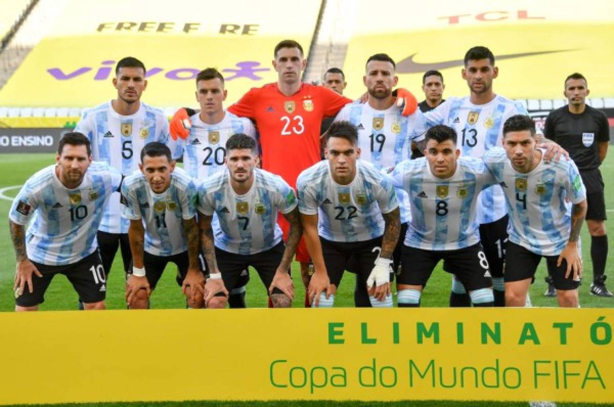 El plantel de la Selección de Argentina regresa a Buenos Aires con cuatro deportados