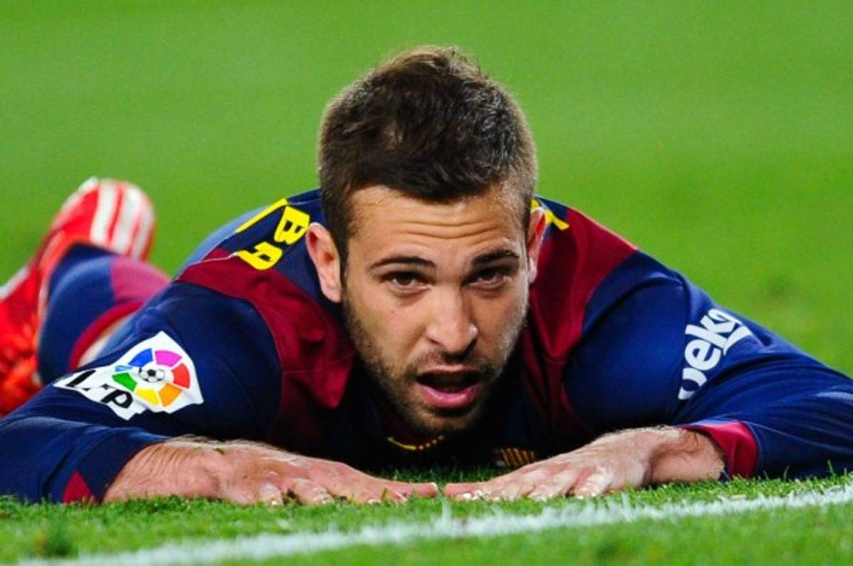 Jordi Alba es duda para el Clásico ante Real Madrid