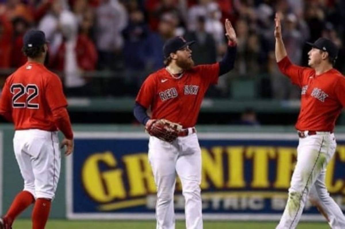 Con Grand Slam de Schwarber, los Medias Rojas arrollan a los Astros 12x3