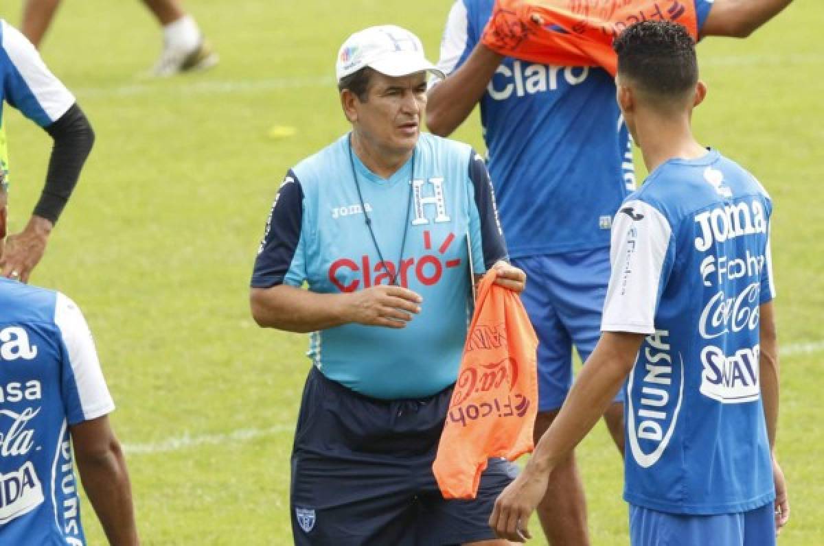 Prensa tica calienta duelo Jorge Luis Pinto vs Costa Rica