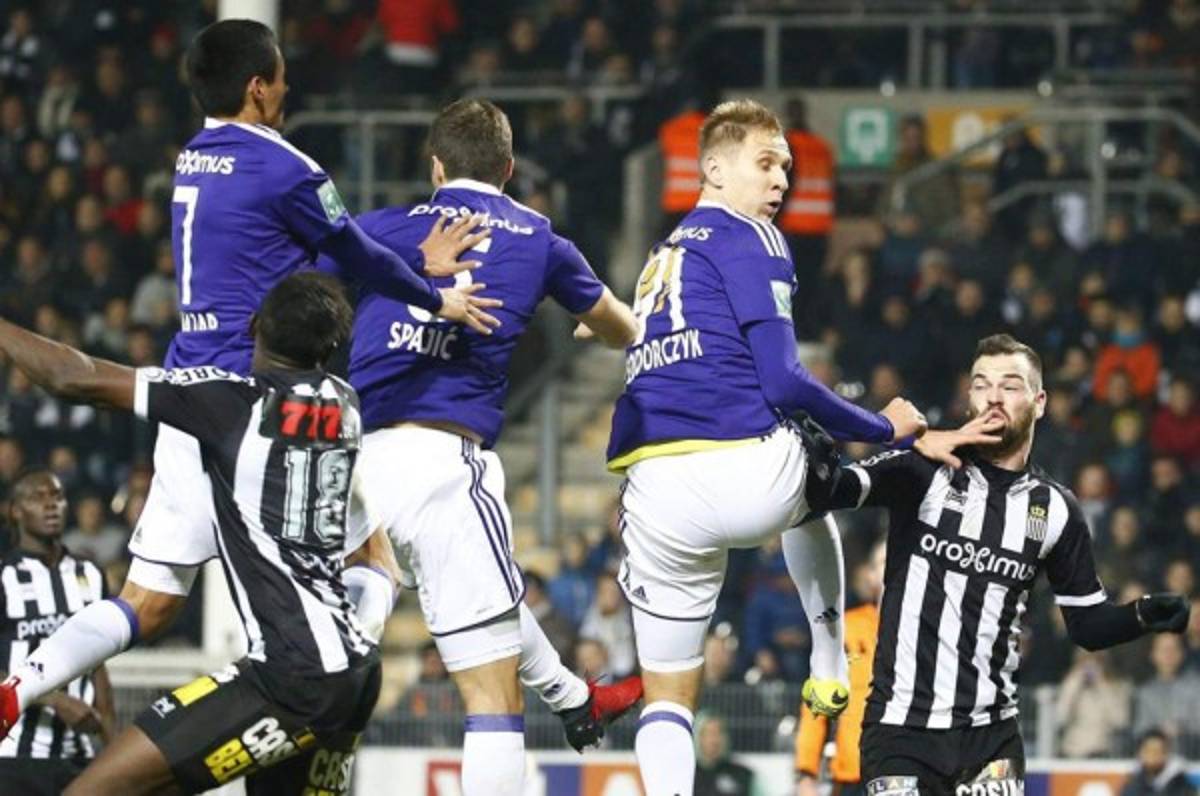 Andy Najar jugó los 90 minutos y Anderlecht queda fuera de la Copa