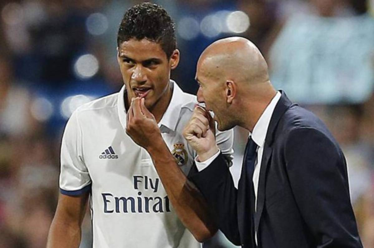La peculiar respuesta de Varane cuando Zidane lo contactó para fichar con el Real Madrid