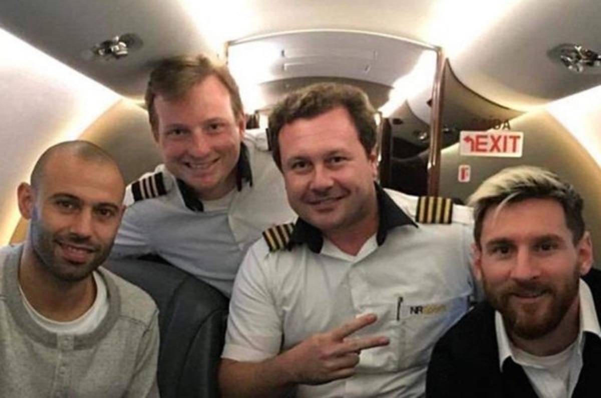 Filtran nuevas fotos de la selección argentina en el avion que ocasionó la tragedia del Chapeconse