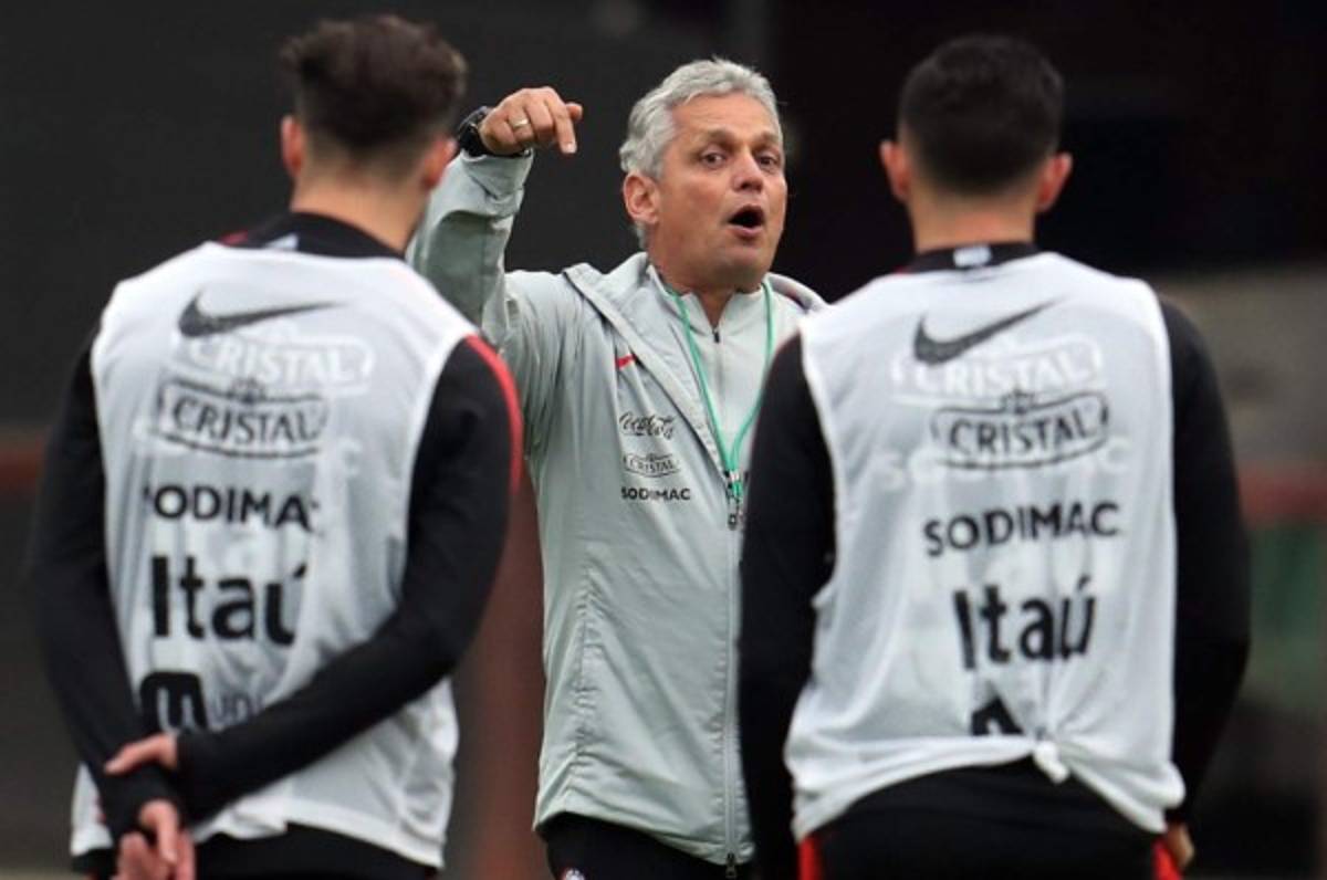 Reinaldo Rueda niega presiones contra Claudio Bravo y dice que él eligió marginarse de la Roja