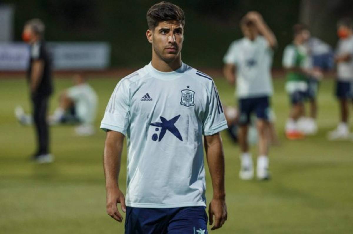 Marco Asensio abandonó la concentración de España por un edema en la rodilla