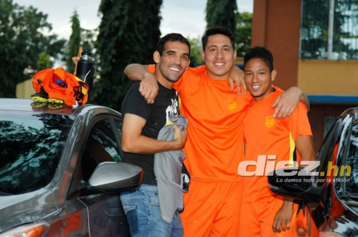 ¡Bromas y mate! Real España hizo último entreno pensando en Motagua