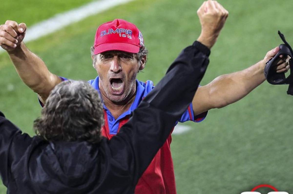 Así cambió en 18 meses Pedro Troglio el rumbo del Olimpia y ahora lo tiene peleando por tres títulos