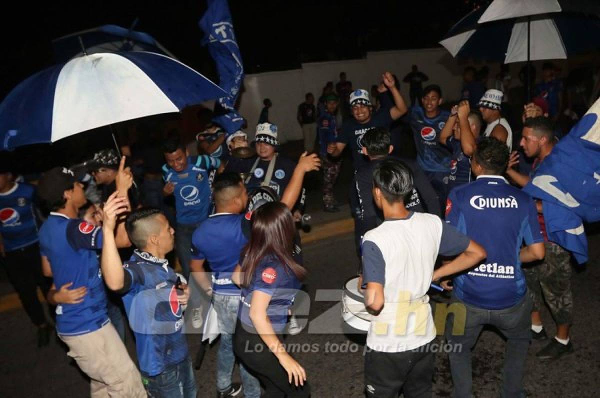 ¡Espectacular! Las fotos del llenazo de la afición de Motagua en el Nacional