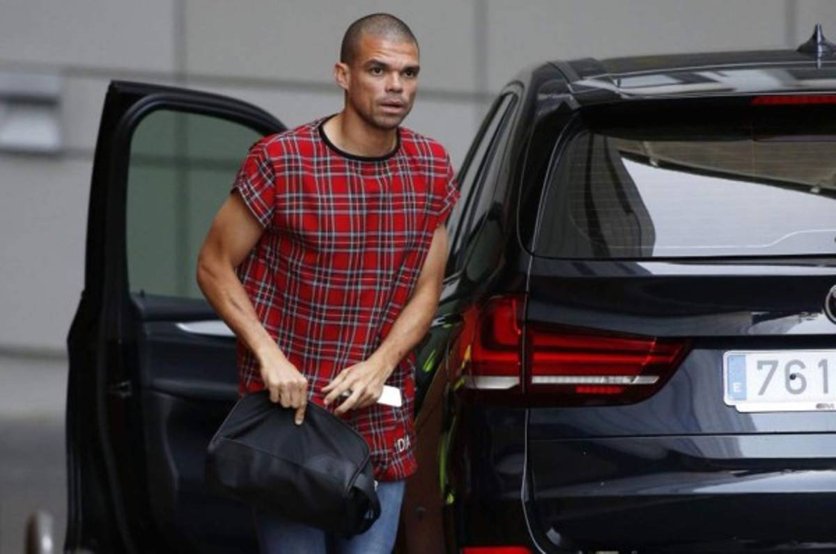 Pepe viaja a Estambul para firmar con el Besiktas, según prensa turca