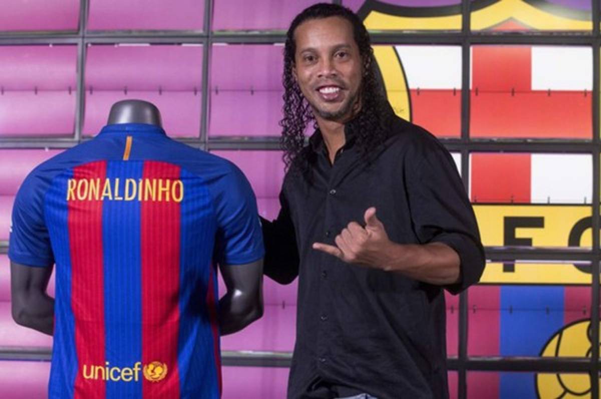 ¡El jugador brasileño que desea Ronaldinho en el Barcelona!