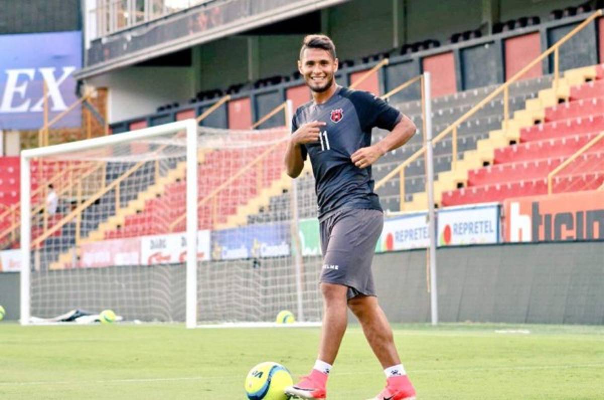 Alex López: 'Aquí a veces la pelota no sale en 10 o 15 minutos'