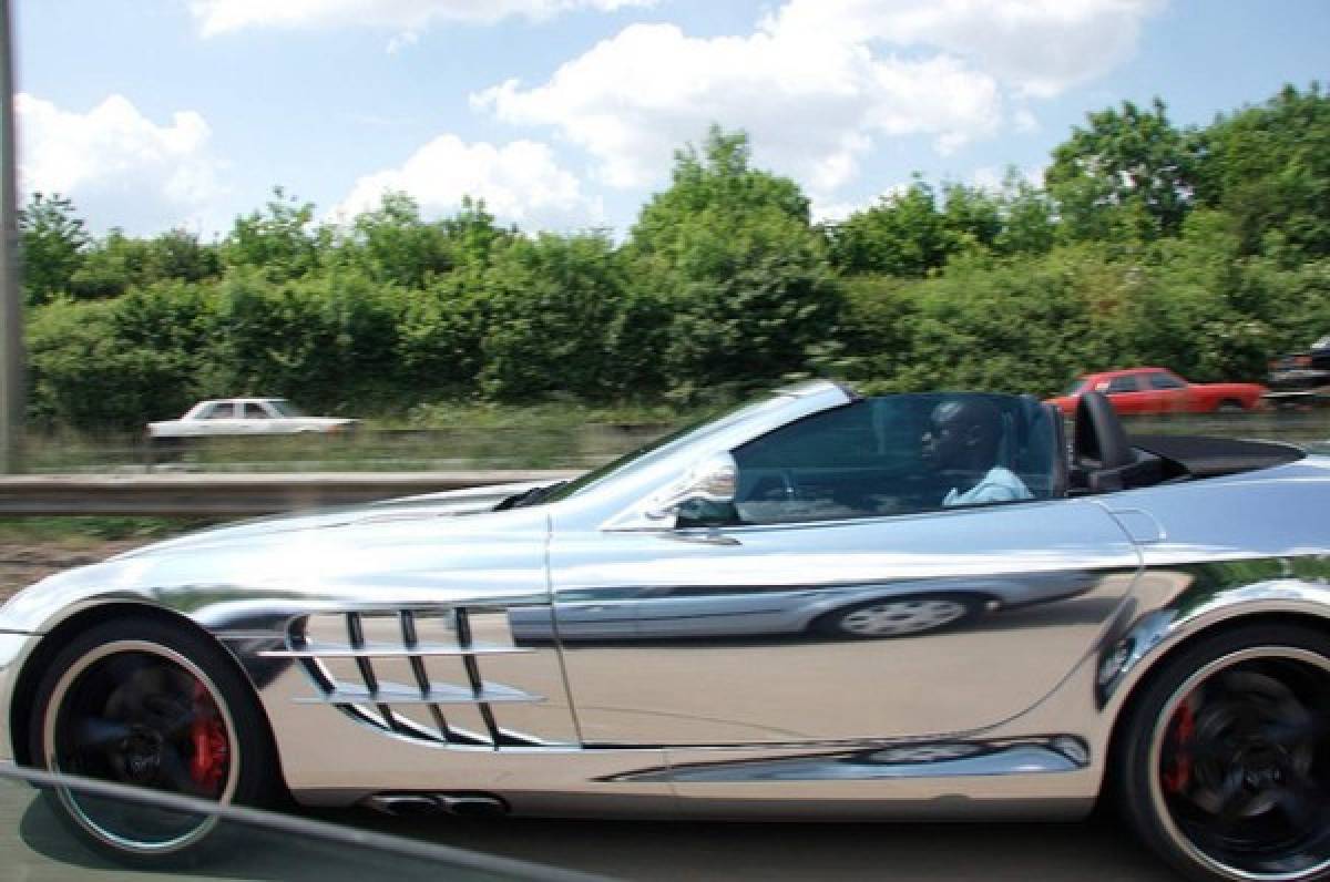 Uno de seis llantas y Balotelli sorprendió: estos son los carros más raros que tuvieron los futbolistas