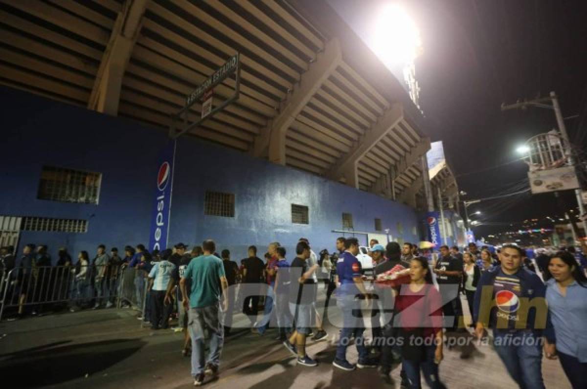 ¡Espectacular! Las fotos del llenazo de la afición de Motagua en el Nacional