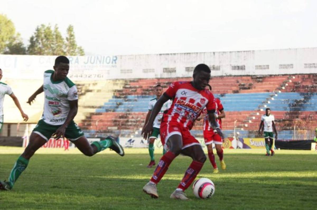 Futbolista del Vida, Carlos 'Zapatilla' Mejía se deja querer por el Olimpia