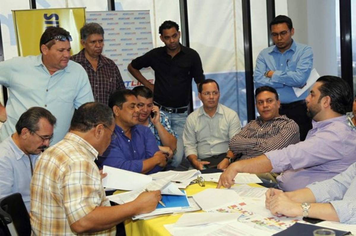 ¿Por qué seis clubes de la Liga Nacional aún no aceptan jugar el Torneo Apertura a pesar de la orden de Fenafuth?