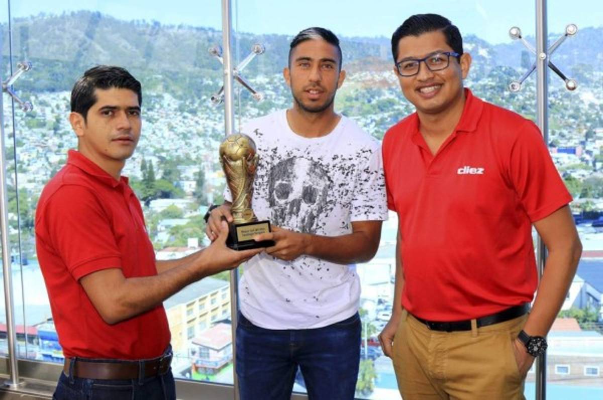 A dos años de su muerte: Las mejores fotos de Santiago Vergara con Motagua