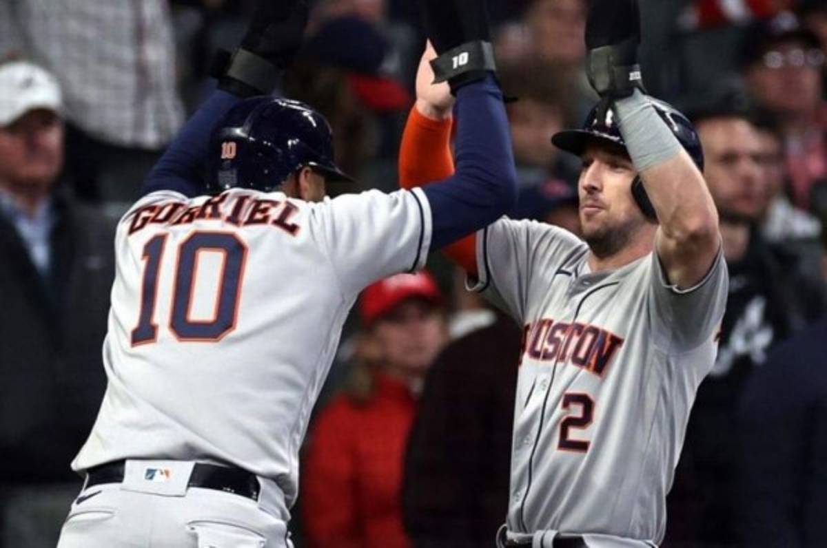 Astros vencen 9x5 a Bravos y siguen con vida en la Serie Mundial de béisbol