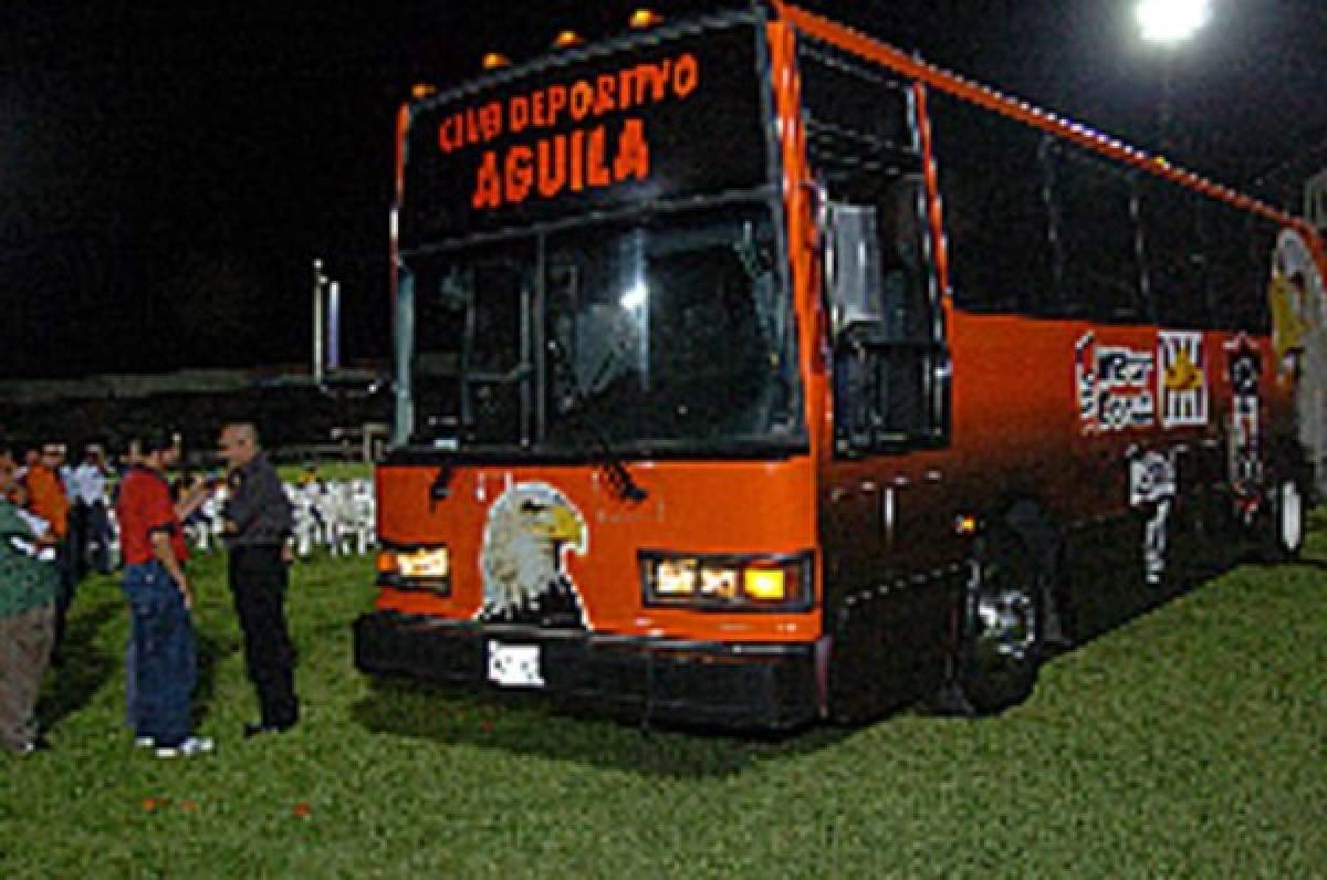 Los autobuses más icónicos de los clubes centroamericanos