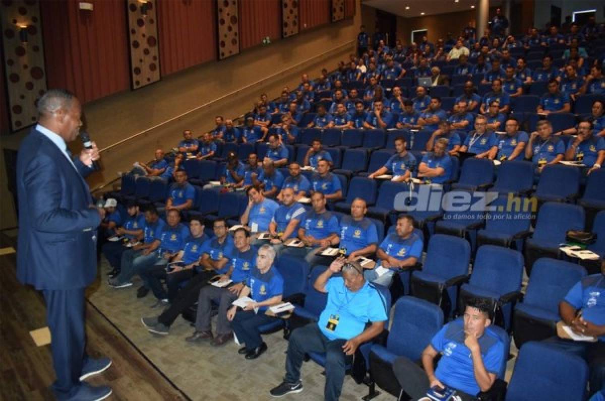 Congreso de Entrenadores despidió entre aplausos la charla de 'Pacho' Maturana
