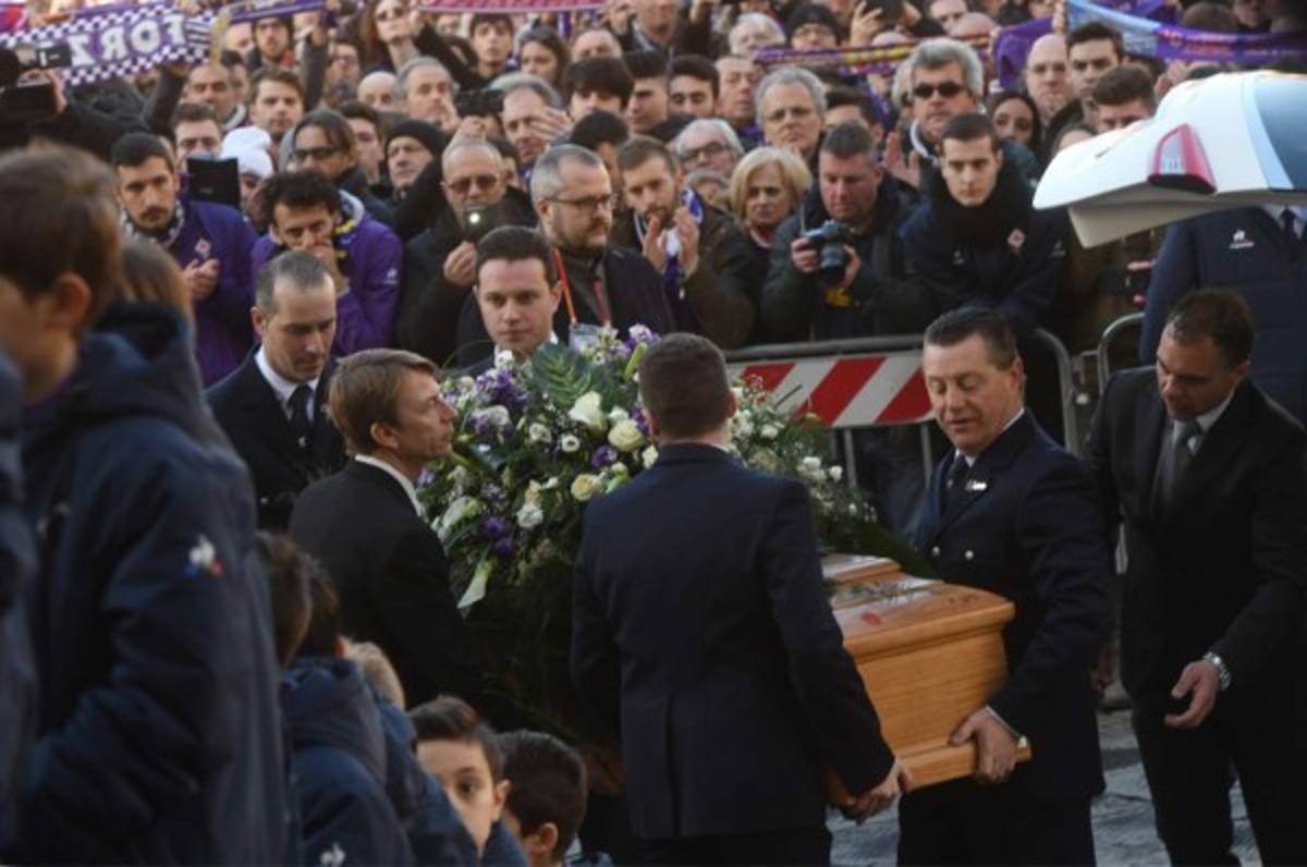 Florencia y el mundo del fútbol dan su último adiós a Davide Astori