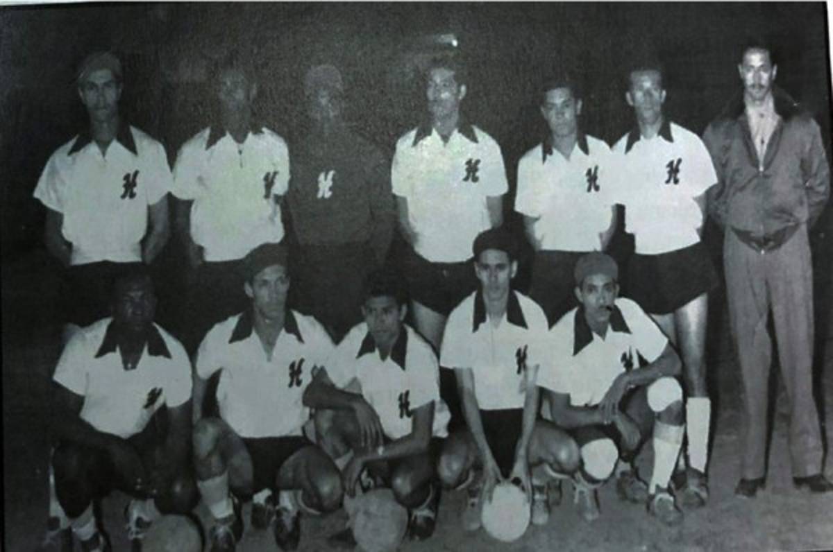 ¡Camisas de botones y tacos con tachuelas! Las selecciones de Honduras en la era amateur