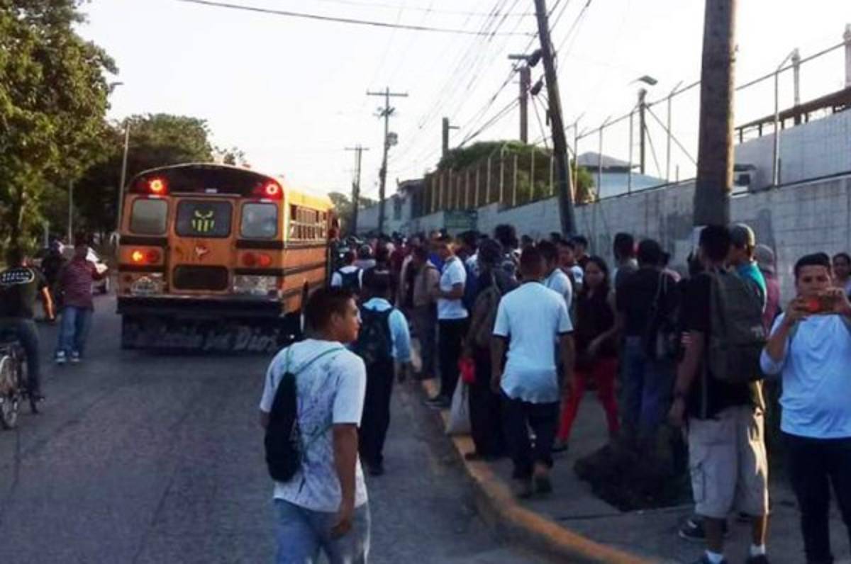 Gobierno de Honduras acuerda subirle dos lempiras al pasaje y rebaja de cinco lempiras a gasolinas para transportistas