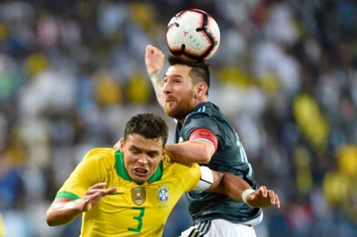 Duro ataque de Thigo Silva a Messi: 'Busca controlar el juego con los árbitros'