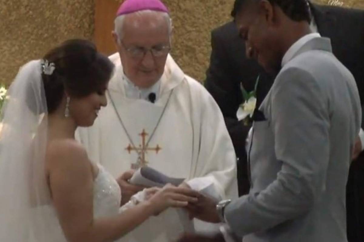 En la intimidad: Así fue la boda eclesiástica entre Carlo Costly y Tita Torres