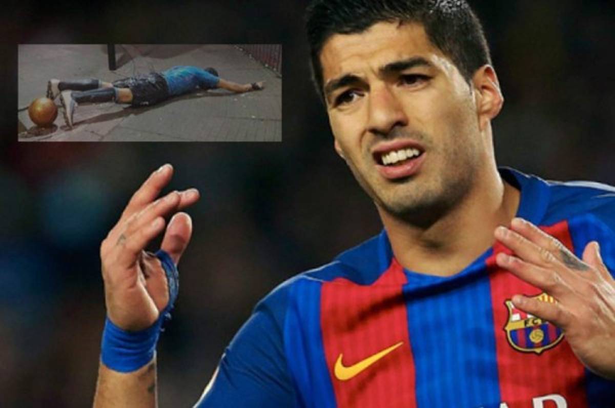 Arrancan estatua de Luis Suárez y dejan un insólito mensaje