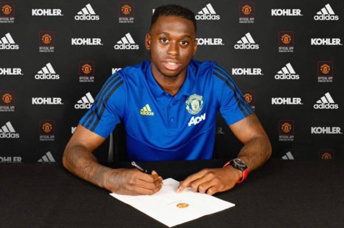 Oficial: Manchester United anuncia el fichaje de Aaron Wan-Bissaka