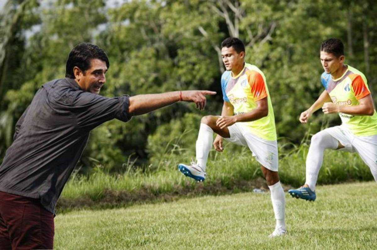 Diego Vázquez se interesa en los 'enanos' del Honduras Progreso