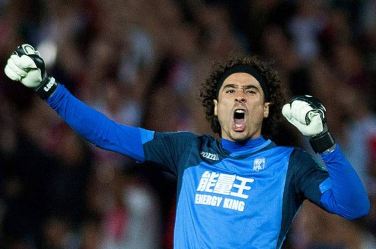 El portero mexicano 'Memo' Ochoa jugará en el fútbol de Bélgica