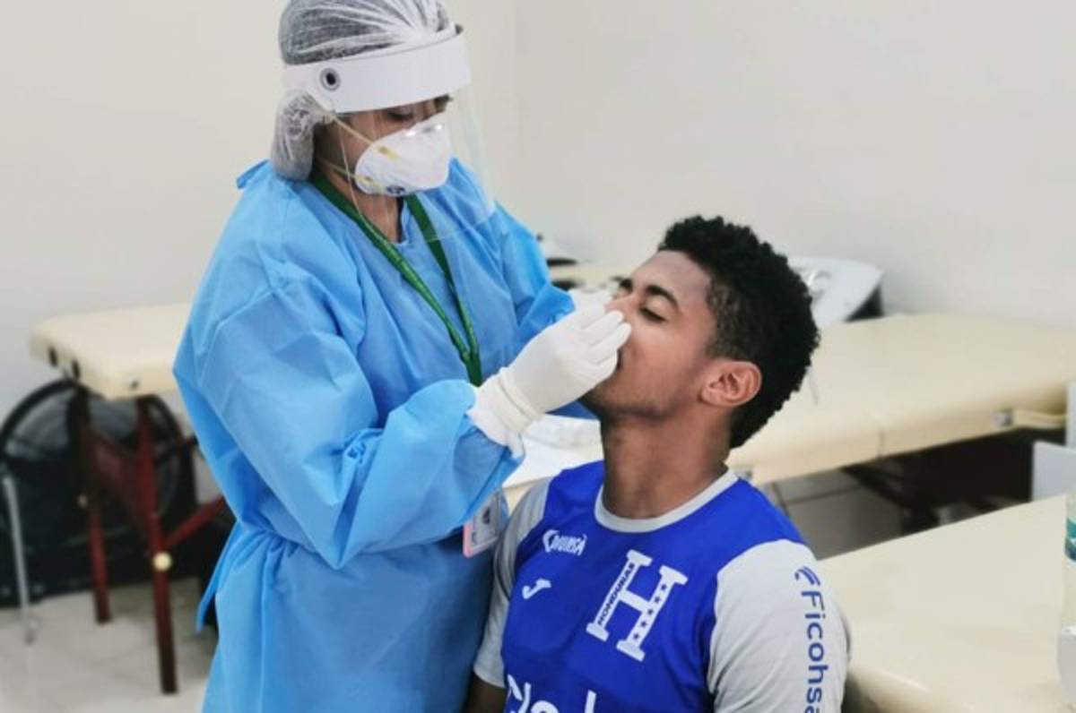 Choco Lozano vuelve a dar positivo en la última prueba de COVID-19 y sigue aislado en Guatemala