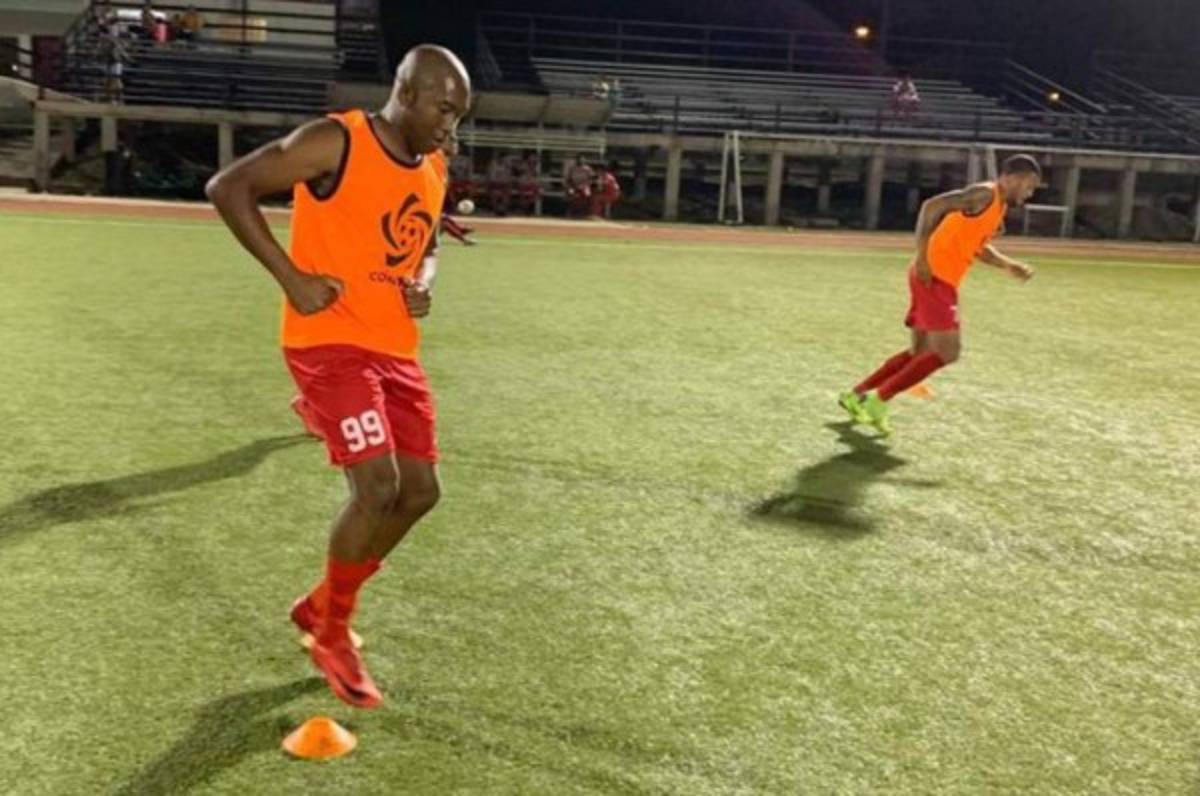 Delantero hondureño Jerry Palacios anuncia su retiro del fútbol ¡En Costa Rica!