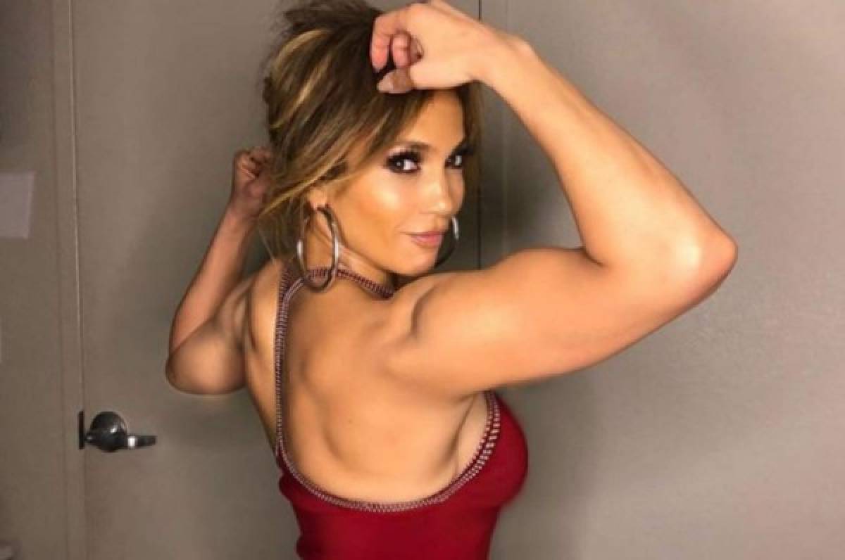 Jennifer Lopez muestra su nueva musculatura que calienta las redes sociales