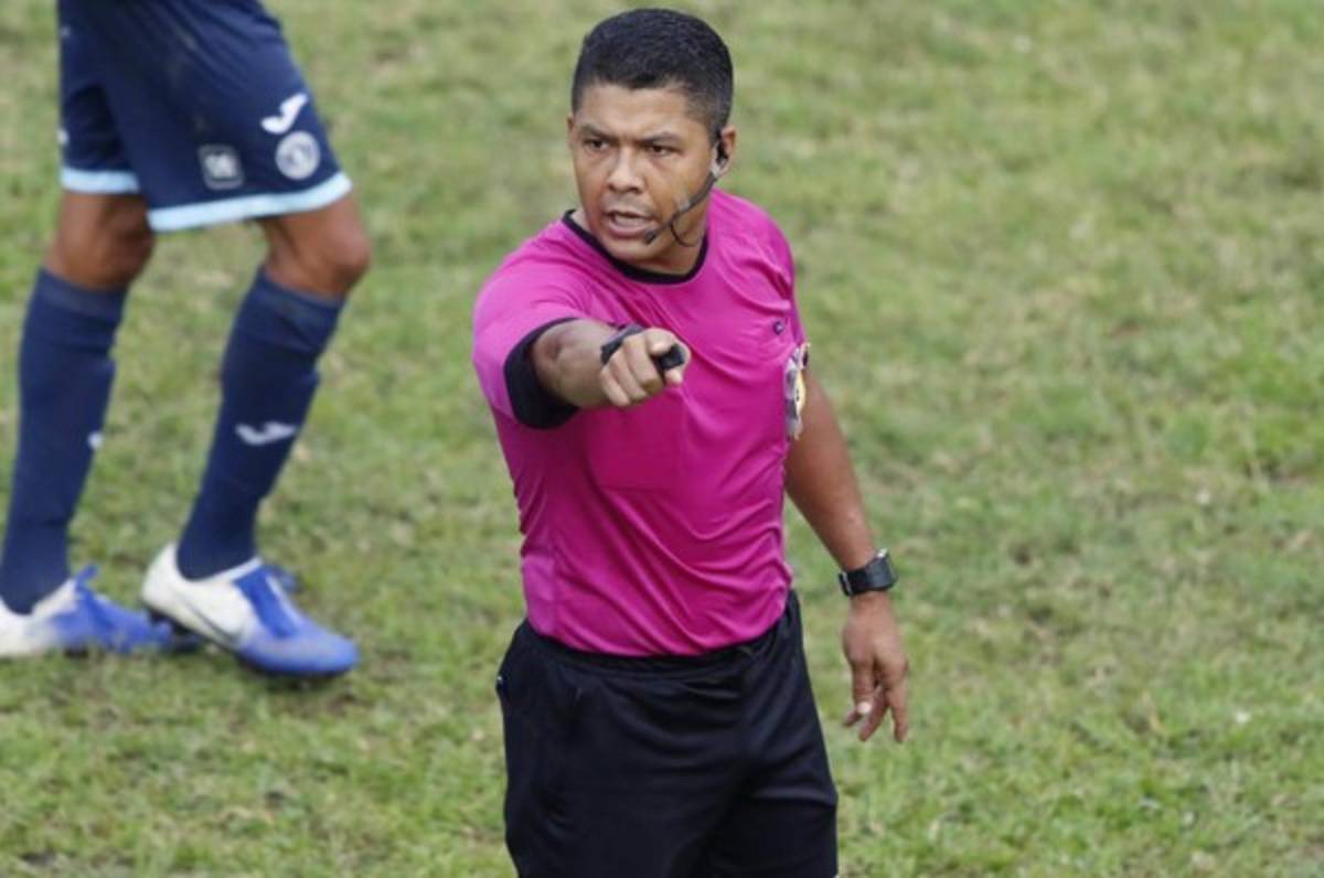 El porteño Armando Castro pitará el clásico Olimpia vs. Motagua este sábado en el Nacional