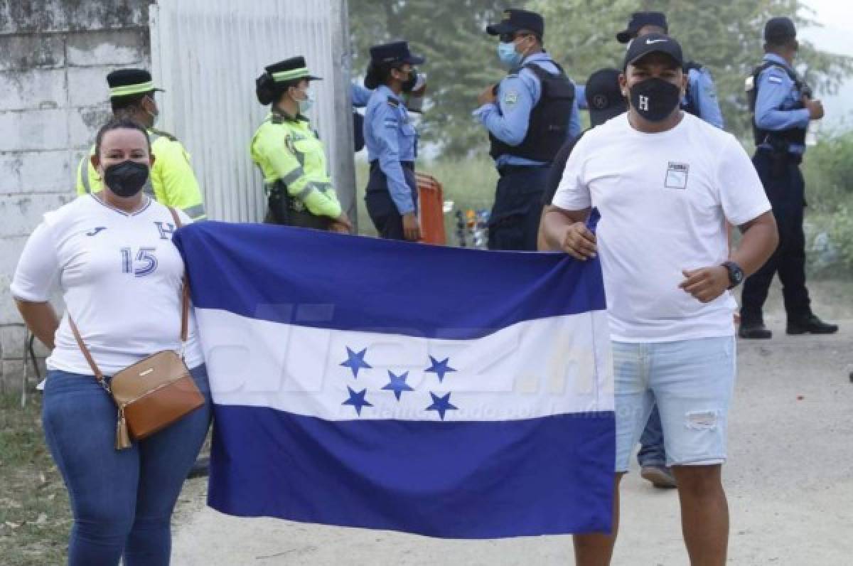 Con la familia Arriaga presente: así es el ambiente previo al Honduras-Jamaica en el estadio Olímpico