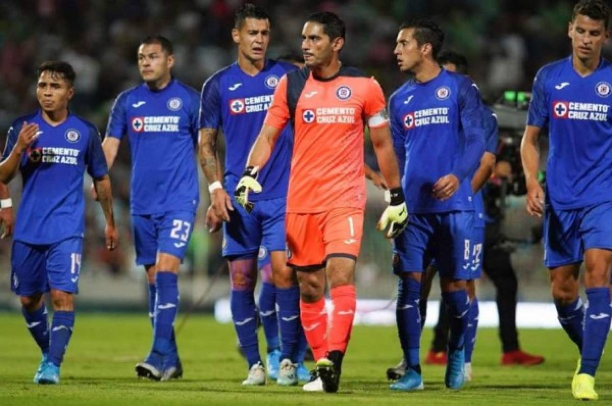 Ocho miembros del Cruz Azul de México resultan positivos por coronavirus