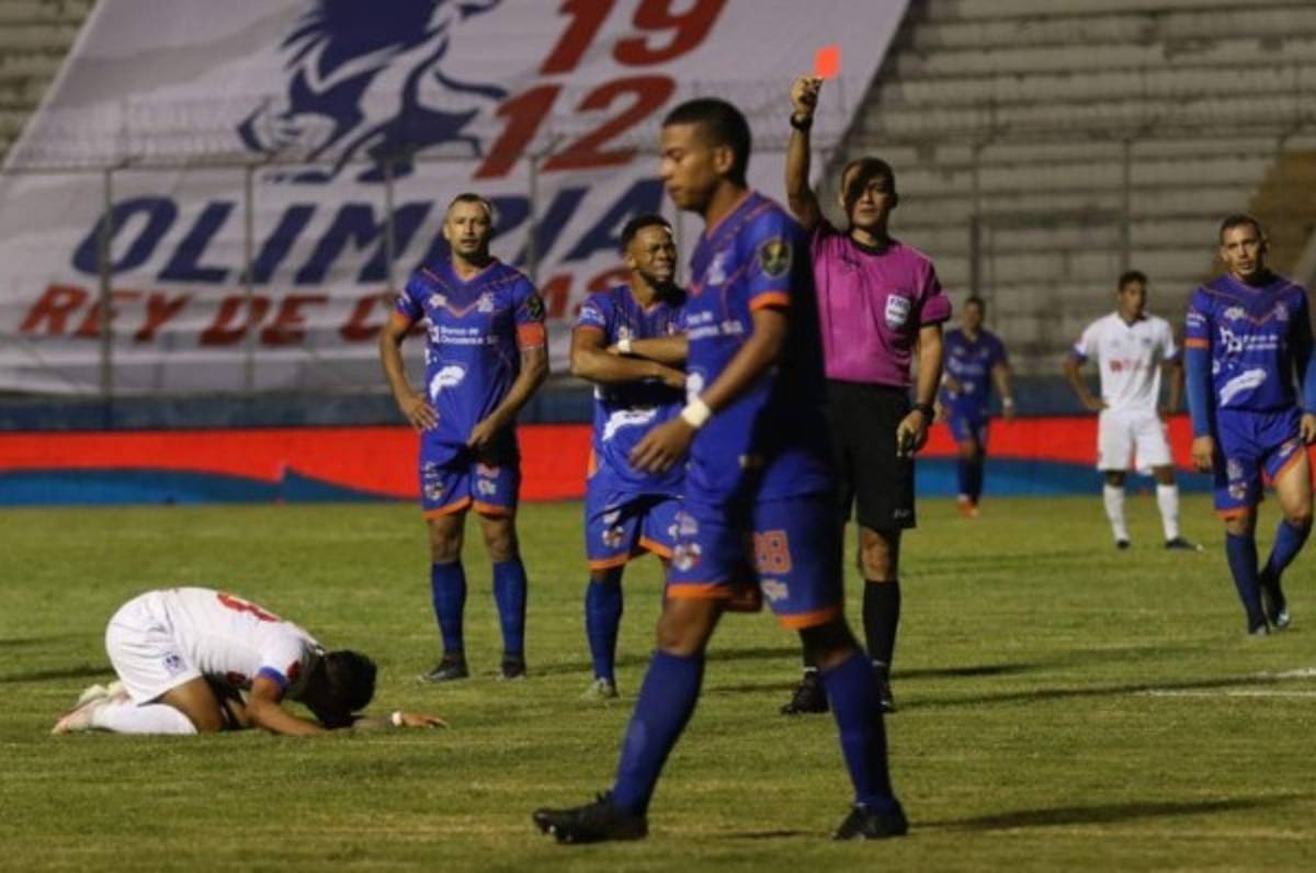 18 jugadores han sido expulsados en lo que va del Apertura 2020: UPNFM es el que más rojas ha visto