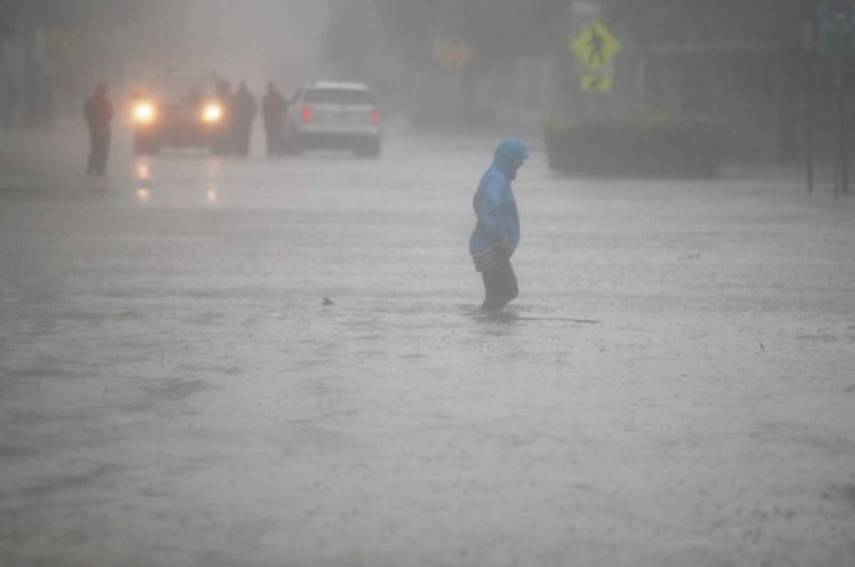 ESPECIAL: Huracán Irma degradado a categoría 2, pero con fuertes vientos
