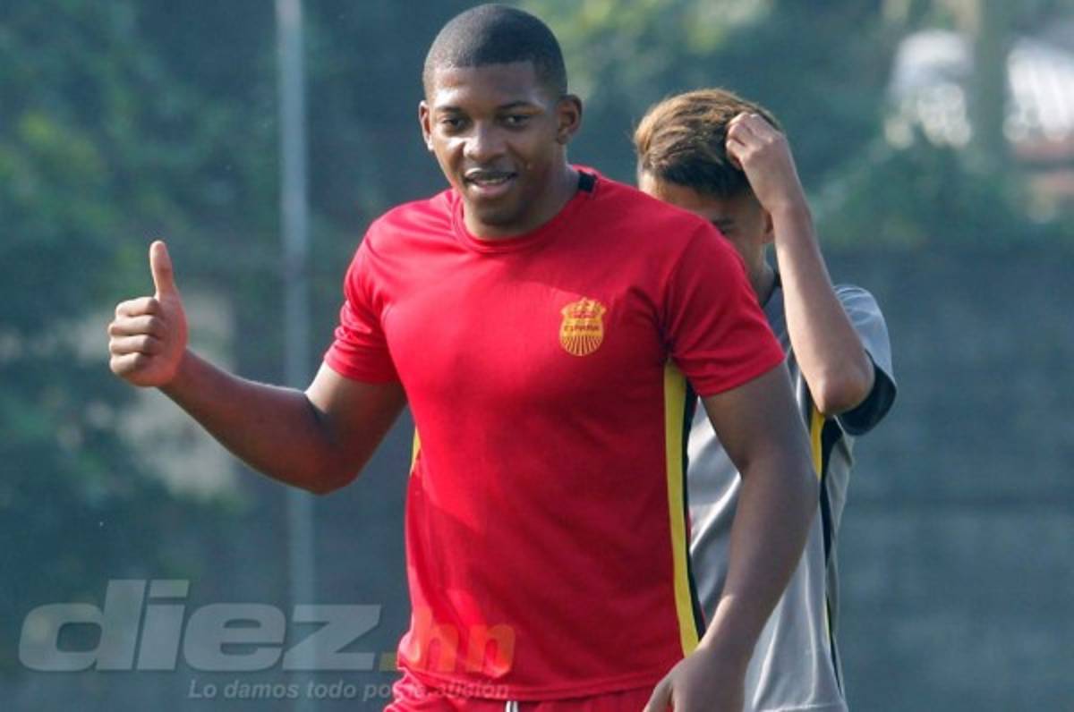 'Buba' López: 'Hoy soy de Real España porque tengo contrato'