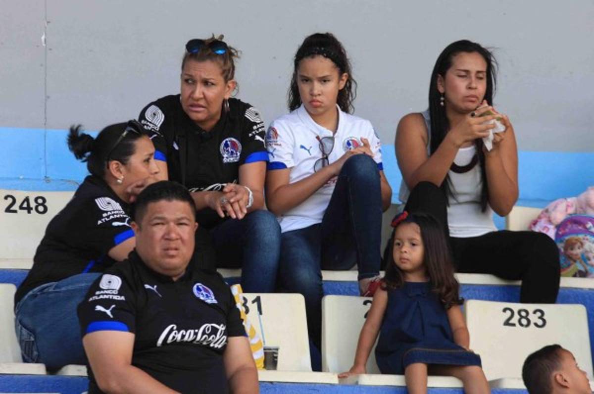 Las mejores imágenes de ambiente del clásico Motagua-Olimpia