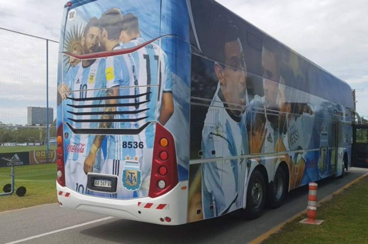 DE LUJO El nuevo y espectacular bus de la selección de Argentina