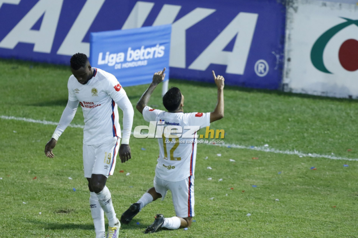 Olimpia le pasó por encima al Motagua en el Estadio Francisco Morazán de San Pedro Sula.