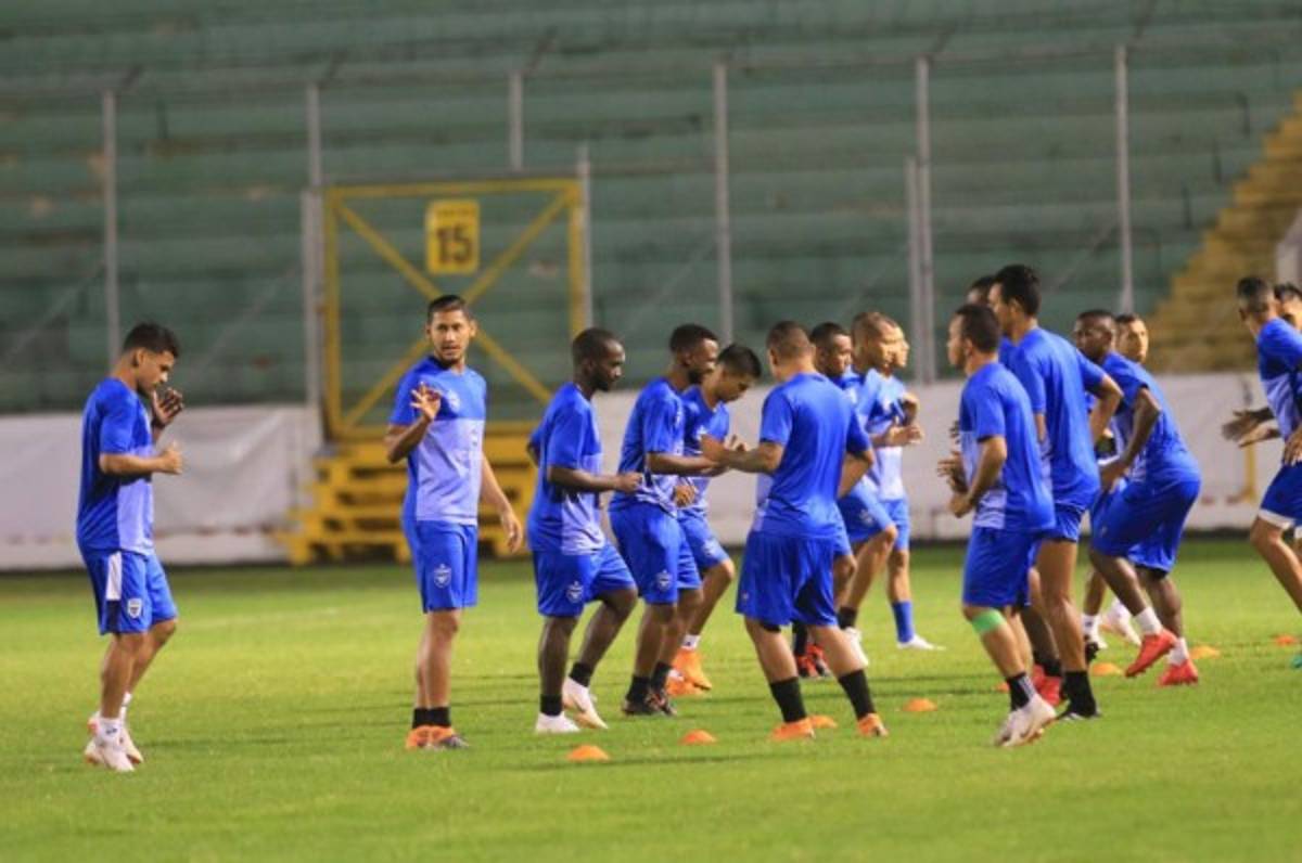 Tauro FC hizo reconocimiento de cancha al estadio Nacional